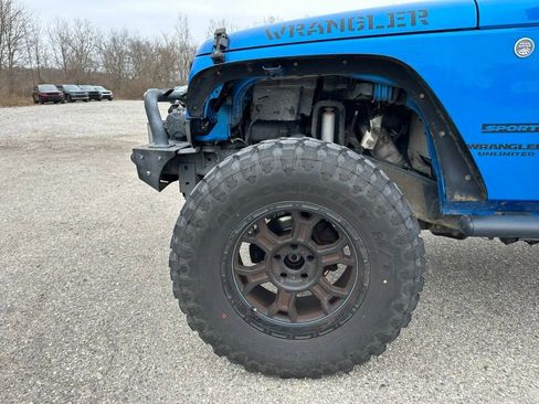 Used 2015 Jeep Wrangler Unlimited Sport w/ Power Convenience Group image 11