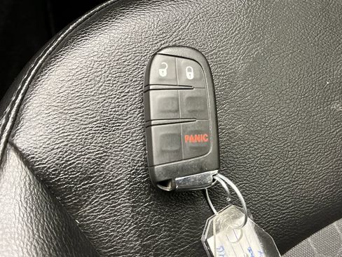 Used 2019 Jeep Compass Latitude AWD/4WD image 23
