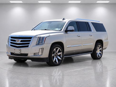 Used 2017 Cadillac Escalade ESV Luxury AWD/4WD image 7