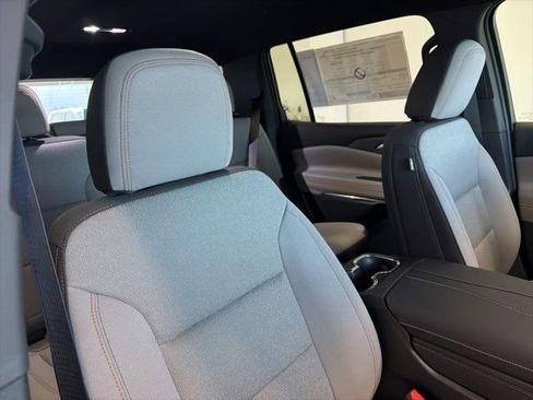 New 2026 Chevrolet Traverse LT image 28