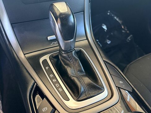 Used 2017 Ford Edge SE FWD image 20