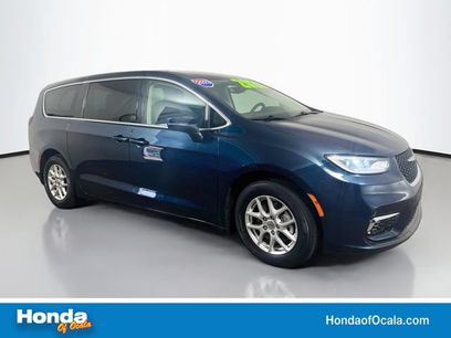 Used 2023 Chrysler Pacifica Touring-L