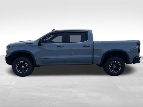 Used 2024 Chevrolet Silverado 1500 ZR2 w/ Technology Package AWD/4WD image 2