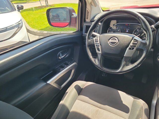 Used 2023 Nissan Titan SV w/ SV Convenience Package RWD image 15