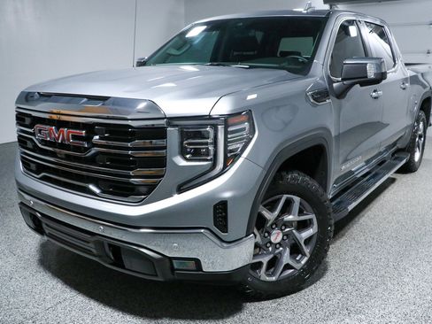 Used 2024 GMC Sierra 1500 SLT w/ SLT Premium Plus Package AWD/4WD image 33
