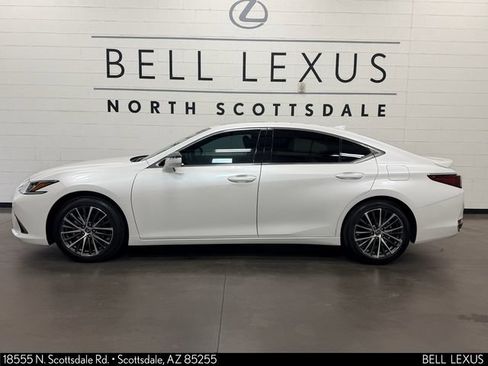 Used 2025 Lexus ES 300h w/ Premium Package FWD image 7