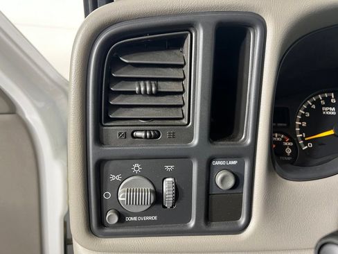 Used 2000 Chevrolet Silverado 2500 LS RWD image 25