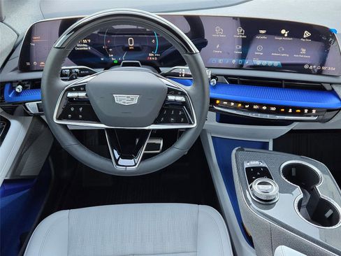 New 2026 Cadillac Optiq Sport 2 w/ LPO, Floor Liner Package AWD/4WD image 14