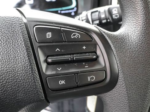 Certified 2023 Hyundai Venue SE image 20