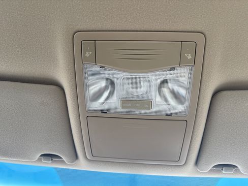 Used 2010 Toyota Avalon XLS image 24