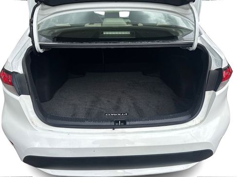 Used 2020 Toyota Corolla LE image 11