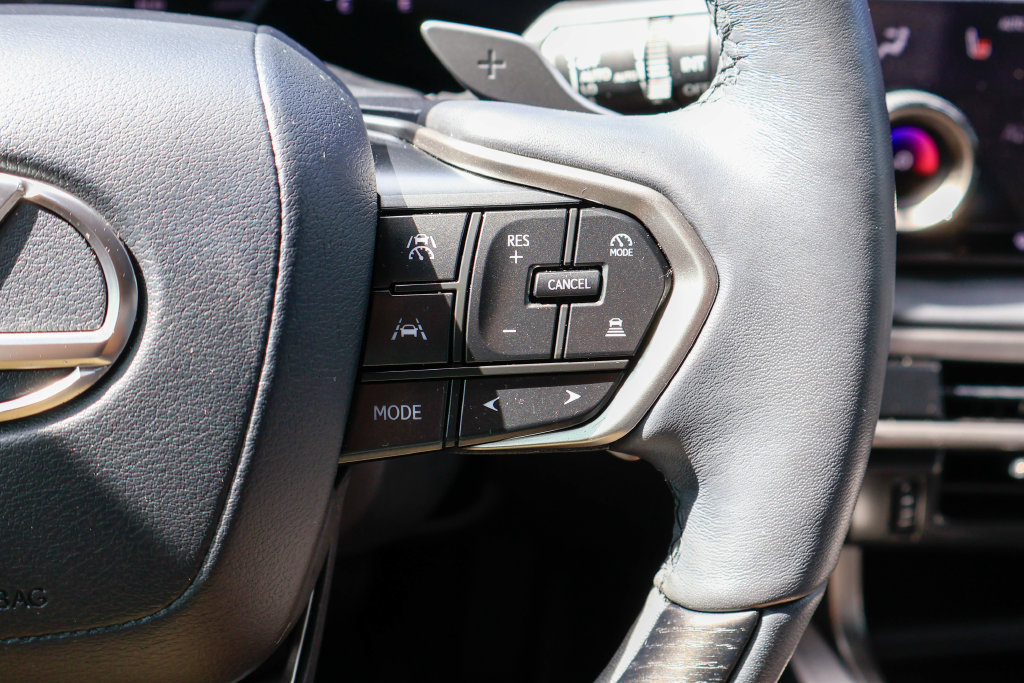 Used 2024 Lexus RX 350 Premium w/ Accessory Package (Z1) FWD image 16