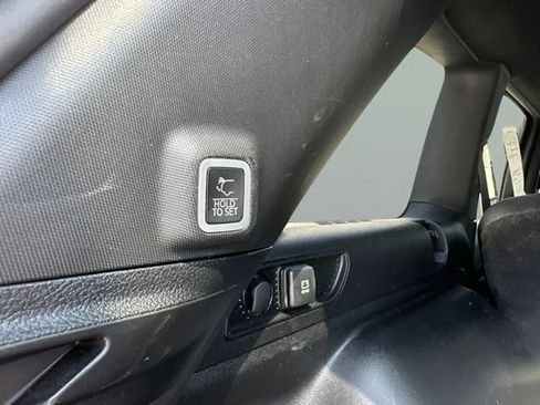 Used 2023 Jeep Grand Cherokee Altitude AWD/4WD image 10