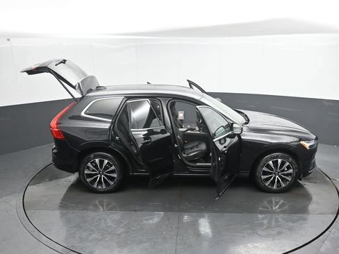 Used 2023 Volvo XC60 B5 Plus image 54