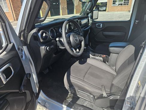 Used 2022 Jeep Wrangler Unlimited Sport AWD/4WD image 8