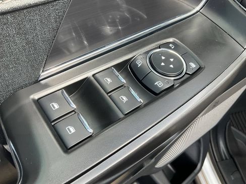 Used 2024 Ford F150 Lariat AWD/4WD image 6