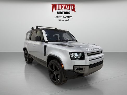 Used 2021 Land Rover Defender 110 X-Dynamic SE AWD/4WD image 5
