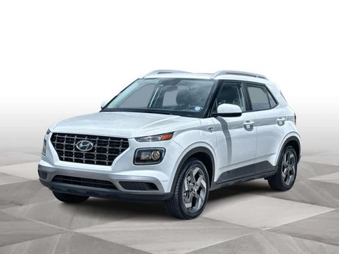 Used 2025 Hyundai Venue SEL FWD image 4