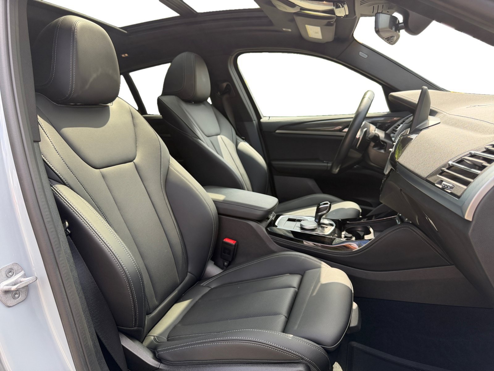 Used 2024 BMW X4 M40i w/ Premium Package AWD/4WD image 22