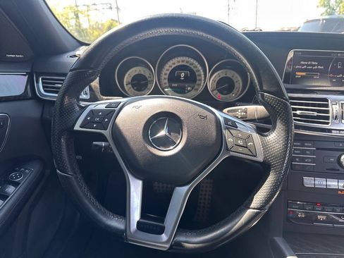 Used 2016 Mercedes-Benz E 350 4MATIC Sedan w/ Premium Package image 22