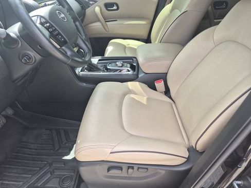 Used 2022 Nissan Armada SV w/ SV Appearance Package RWD image 11