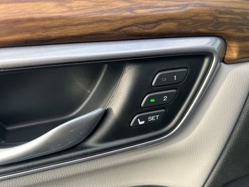 Used 2017 Honda CR-V Touring image 18