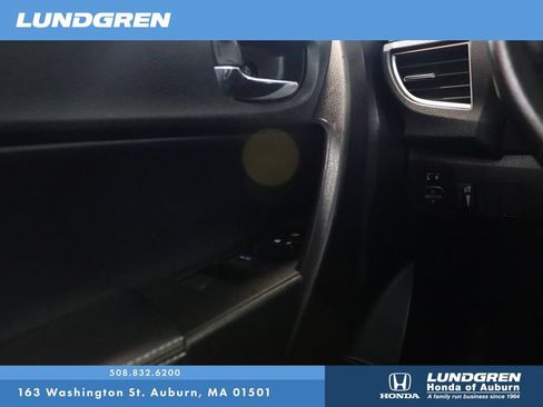 Used 2015 Toyota Corolla S FWD image 28