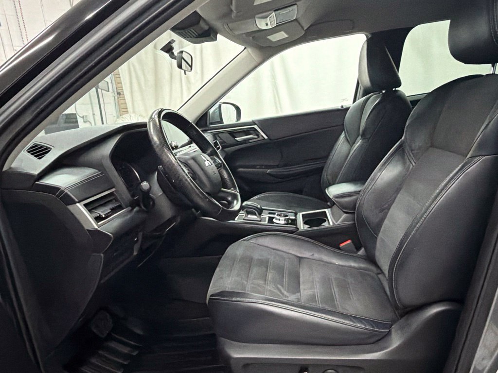 Used 2022 Mitsubishi Outlander SE FWD image 12