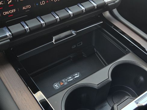 New 2026 GMC Yukon Denali RWD image 23