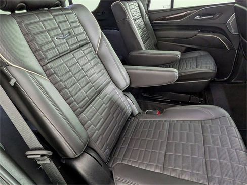 Used 2023 Cadillac Escalade Premium Luxury Platinum w/ Heavy-Duty Trailer Package image 31