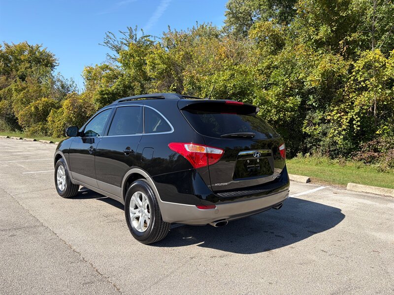 Used 2011 Hyundai Veracruz GLS AWD/4WD image 3