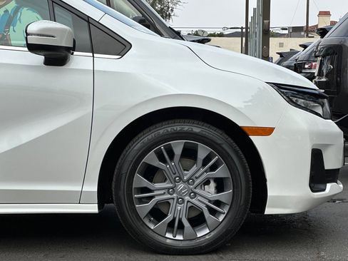 Used 2025 Honda Odyssey Touring image 37