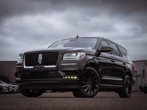 Used 2020 Lincoln Navigator Reserve w/ Equipment Group 208A Reserve AWD/4WD image 9