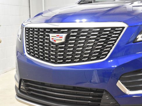 Certified 2025 Cadillac XT5 Premium Luxury w/ LPO, Floor Liner Package FWD image 32