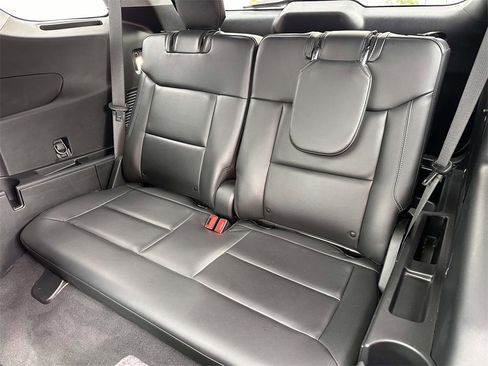 Used 2022 Ford Explorer XLT w/ Equipment Group 202A image 14