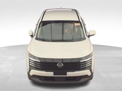 Used 2025 Nissan Kicks SV AWD/4WD image 7