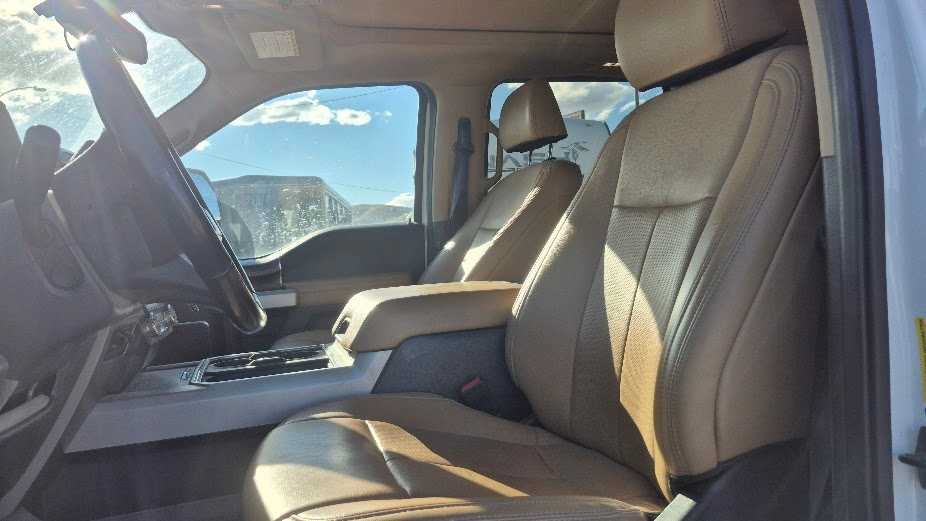 Used 2022 Ford F350 Lariat w/ Lariat Ultimate Package AWD/4WD image 6