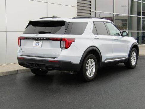 Used 2025 Ford Explorer Active image 9