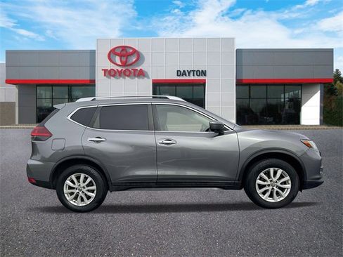 Used 2018 Nissan Rogue SV w/ Sun & Sound Touring Package image 6