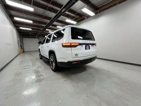 Used 2023 Jeep Wagoneer Series II w/ Premium Group I image 6