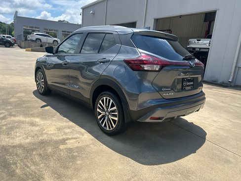 Used 2021 Nissan Kicks SV FWD image 5