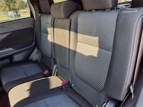 Used 2018 Mitsubishi Outlander LE image 10