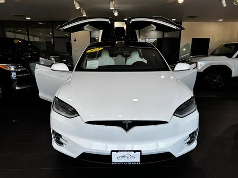 Used 2019 Tesla Model X Long Range AWD/4WD image 9