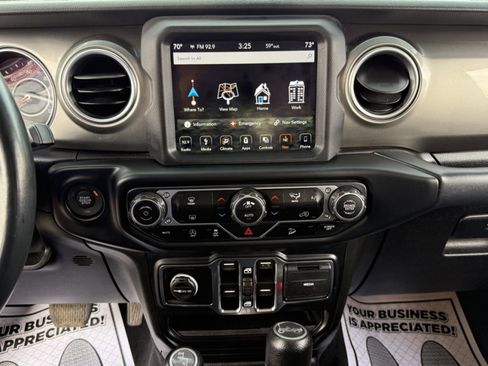 Used 2019 Jeep Wrangler Unlimited Sahara w/ Uconnect 4C Nav & Sound Group image 30