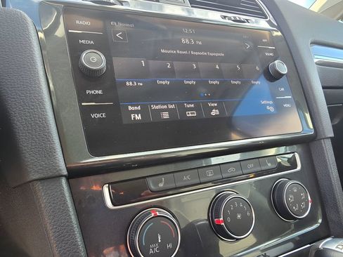 Used 2018 Volkswagen Golf Alltrack SE image 21