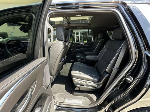 Certified 2023 Cadillac Escalade Premium Luxury RWD image 31