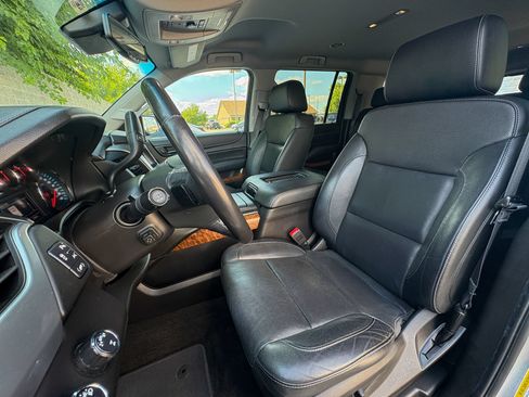Used 2018 Chevrolet Suburban Premier AWD/4WD image 27