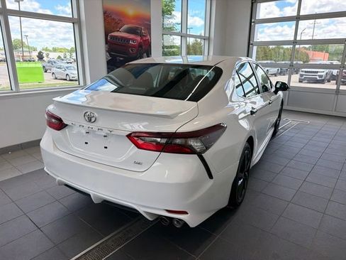 Used 2024 Toyota Camry SE FWD image 5