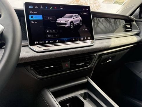 Used 2025 Volkswagen Tiguan S image 13