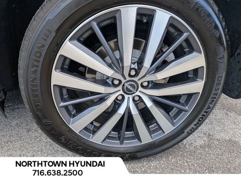 Used 2022 Nissan Pathfinder Platinum image 48